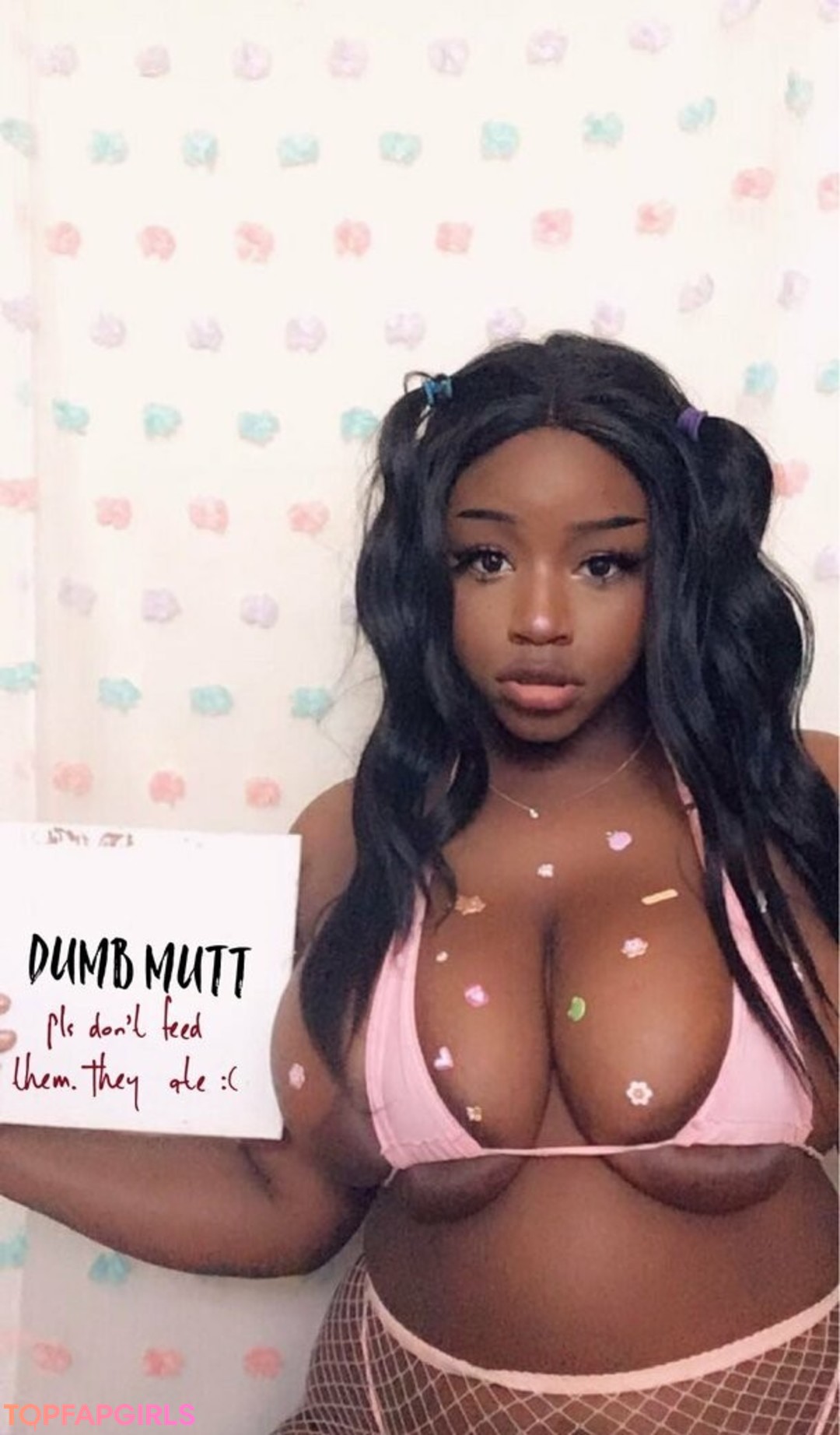 Naakte gelekte OnlyFans-foto van Sukipuppi #20 Naakte gelekte OnlyFans-foto van Sukipuppi #20