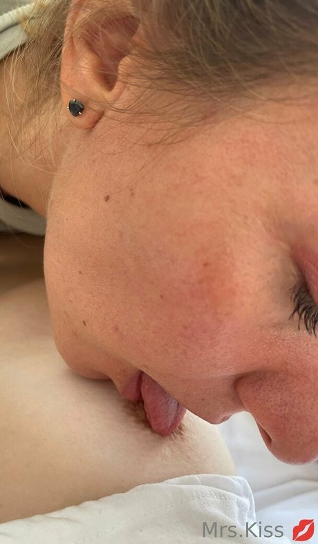 Naakte gelekte OnlyFans-foto van Mrskissvhs