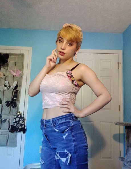 Naakte gelekte OnlyFans-foto van Pinkkunt