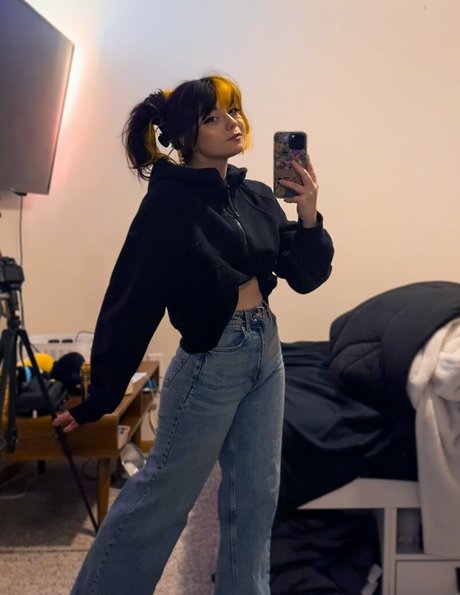 Naakte gelekte OnlyFans-foto van Bootyhaver