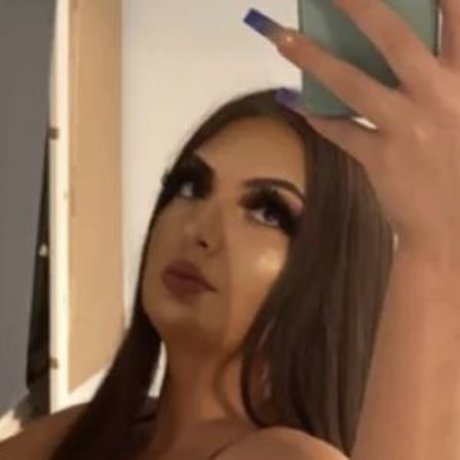 Naakte gelekte OnlyFans-foto van Mistresssavvy