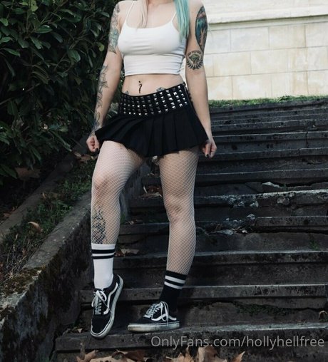 Naakte gelekte OnlyFans-foto van Hollyhellfree