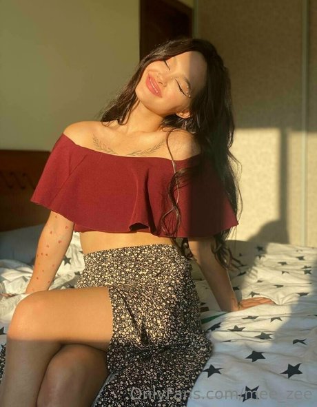 Naakte gelekte OnlyFans-foto van Meezee
