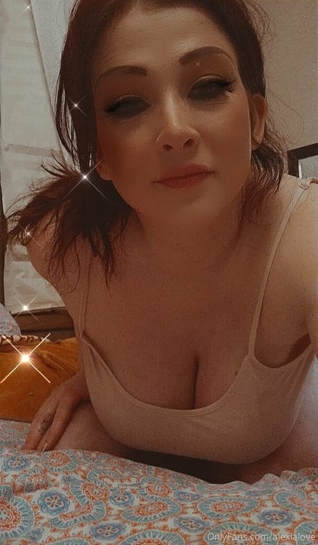 Naakte gelekte OnlyFans-foto van Alexialove