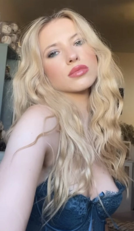 Naakte gelekte OnlyFans-foto van Regina Knoll
