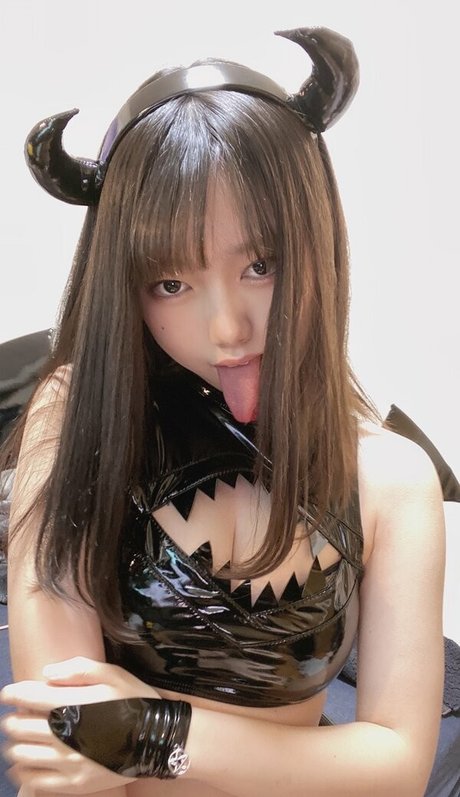 Naakte gelekte OnlyFans-foto van Tsukino Manjirou