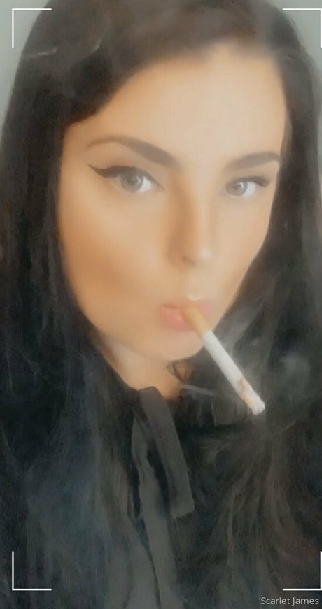 Naakte gelekte OnlyFans-foto van Scarletjames301