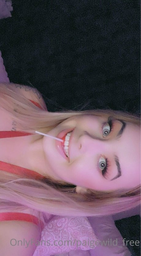 Naakte gelekte OnlyFans-foto van Paigewildfree