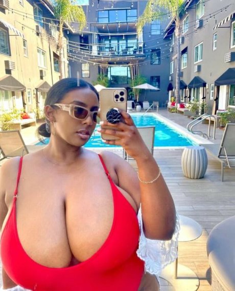 Naakte gelekte OnlyFans-foto van Marta Ethio