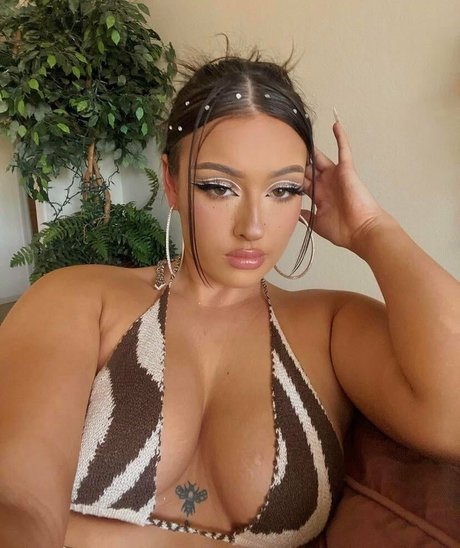 Naakte gelekte OnlyFans-foto van Brynnemarie