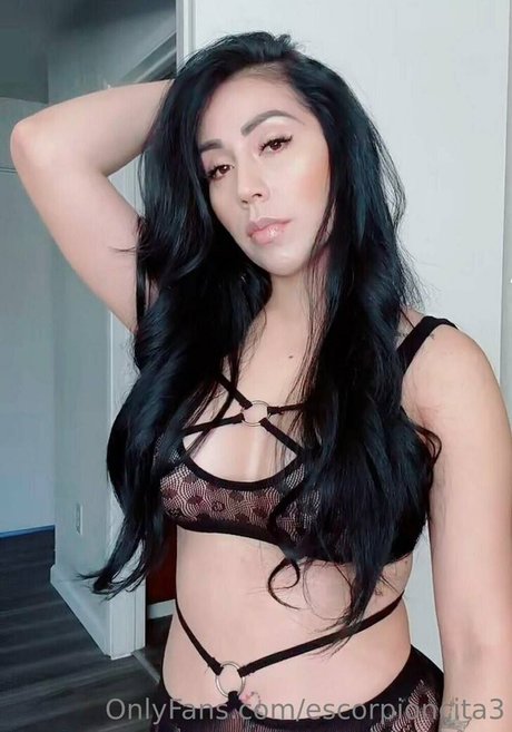 Naakte gelekte OnlyFans-foto van Escorpioncita3