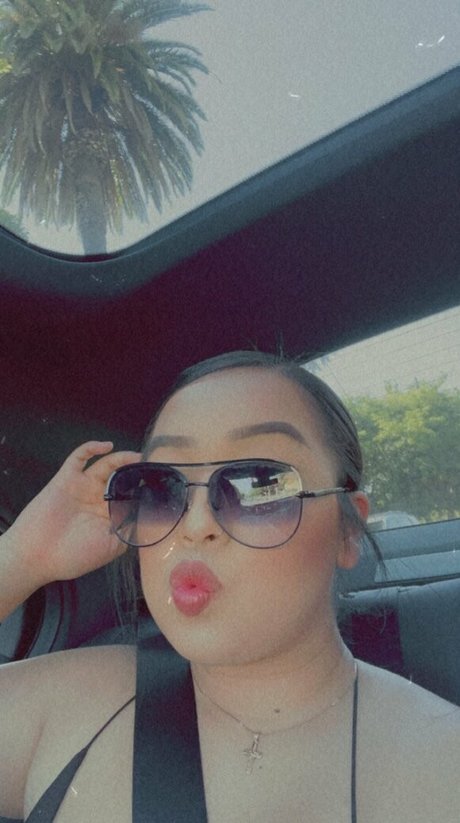 Naakte gelekte OnlyFans-foto van Asianbbygirl18