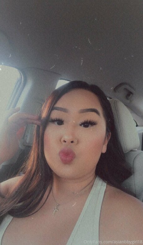 Naakte gelekte OnlyFans-foto van Asianbbygirl18