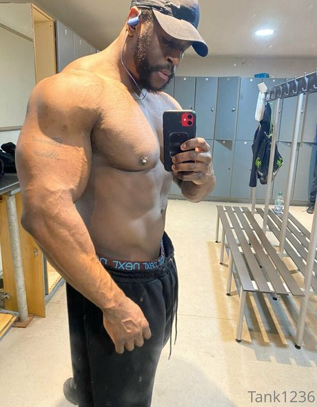 Naakte gelekte OnlyFans-foto van Pleasure12368