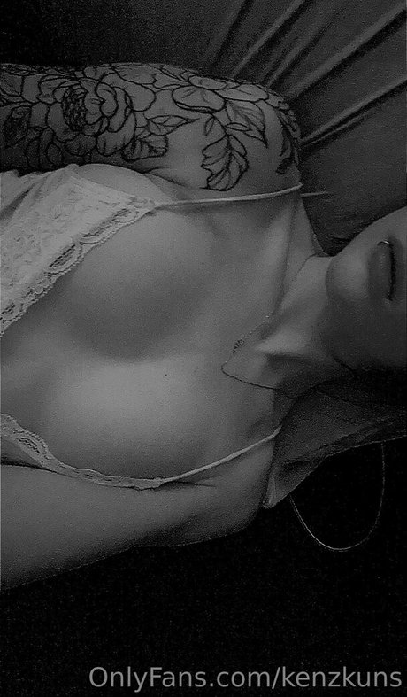 Naakte gelekte OnlyFans-foto van Kenzkun