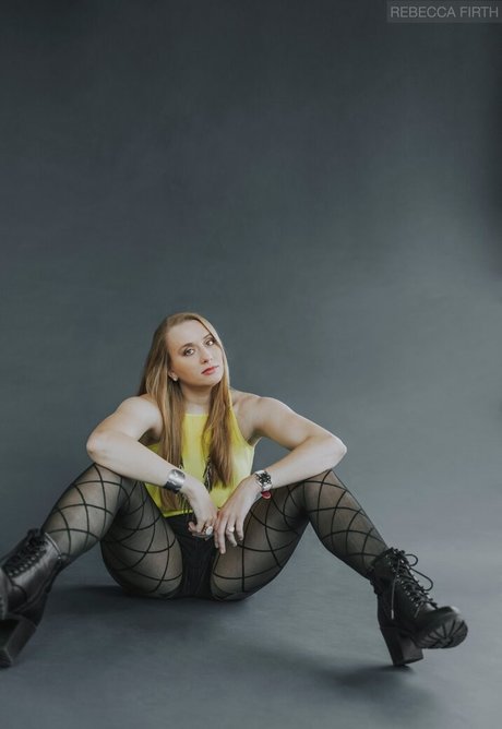 Naakte gelekte OnlyFans-foto van Alanis King