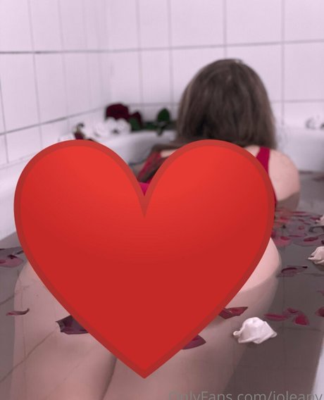Naakte gelekte OnlyFans-foto van Joleany