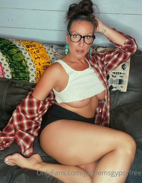 Naakte gelekte OnlyFans-foto van Jackiemsgypsyfree
