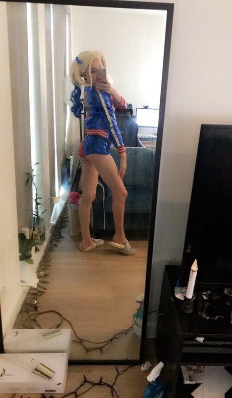 Naakte gelekte OnlyFans-foto van Moonstreuxx