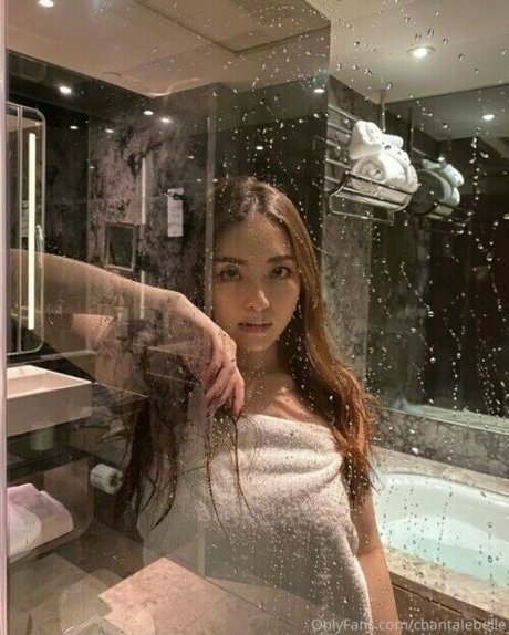 Naakte gelekte OnlyFans-foto van Chantalebelle
