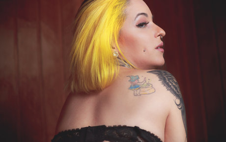 Naakte gelekte OnlyFans-foto van Khachery