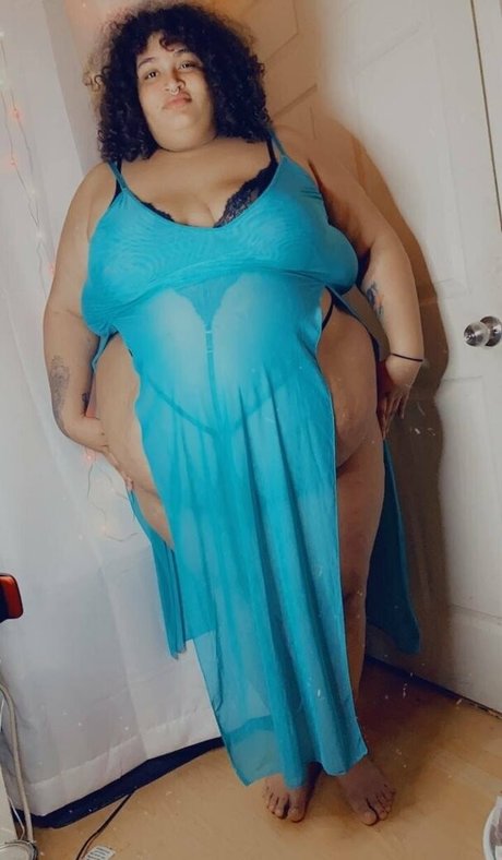 Naakte gelekte OnlyFans-foto van Bbwamberlve