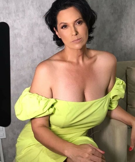 Naakte gelekte OnlyFans-foto van Ileuza Elias
