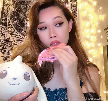 Naakte gelekte OnlyFans-foto van Princessstarlight