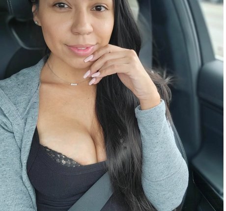 Naakte gelekte OnlyFans-foto van Isabella Lopez