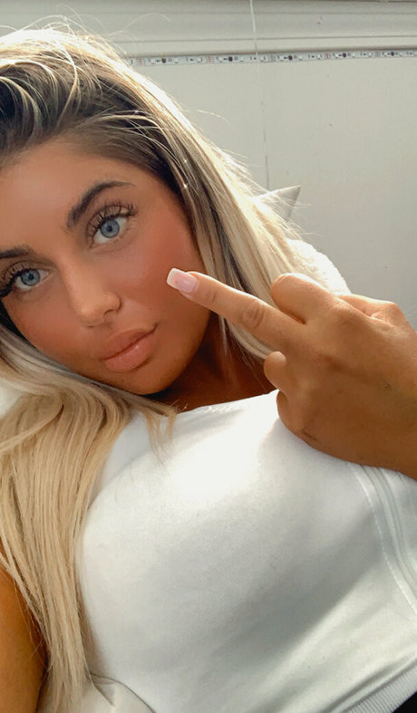 Naakte gelekte OnlyFans-foto van Bratprincessava