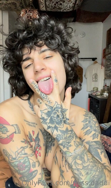 Naakte gelekte OnlyFans-foto van Yourfavoritetomboy