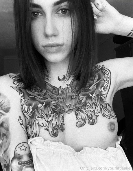 Naakte gelekte OnlyFans-foto van Amisakurami