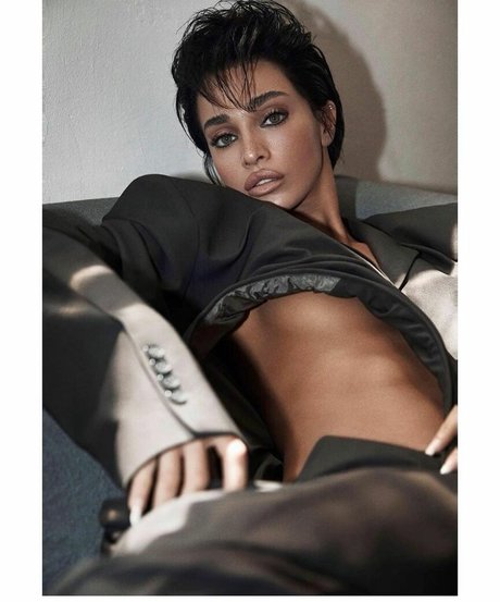 Naakte gelekte OnlyFans-foto van Eden Fines