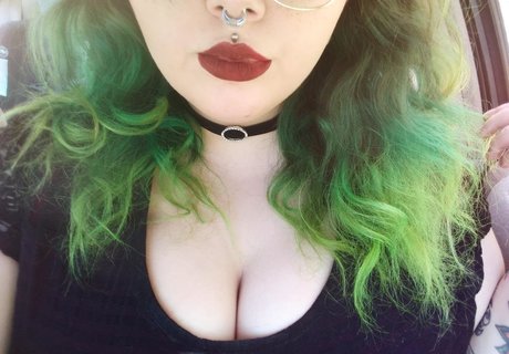 Naakte gelekte OnlyFans-foto van Devilbabyblues