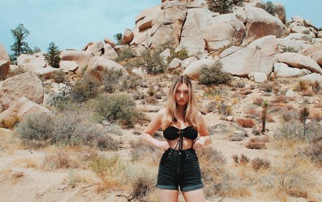 Naakte gelekte OnlyFans-foto van Skylarxraee