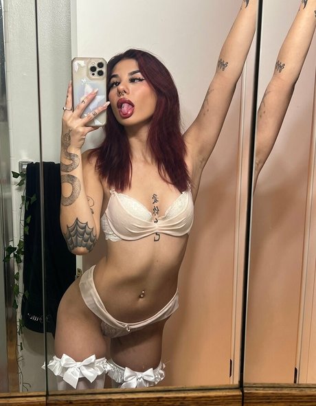 Naakte gelekte OnlyFans-foto van Coziebae