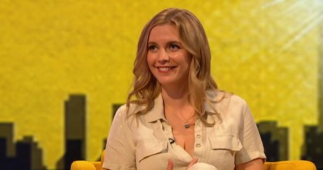 Naakte gelekte OnlyFans-foto van Rachel Riley