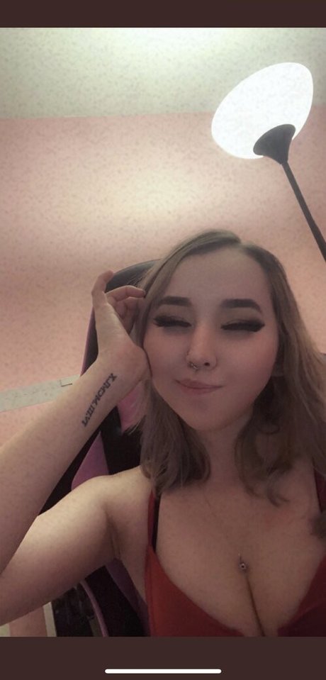 Naakte gelekte OnlyFans-foto van Shadowgirl