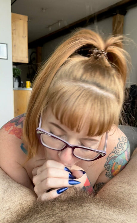 Naakte gelekte OnlyFans-foto van Tiffanyindallasfree