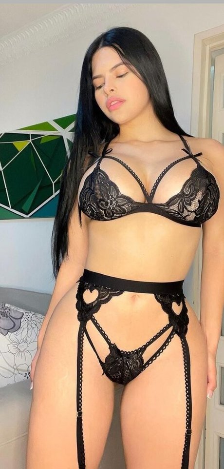Naakte gelekte OnlyFans-foto van Kimberly Delgado