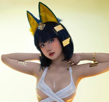 Naakte gelekte OnlyFans-foto van Higashi
