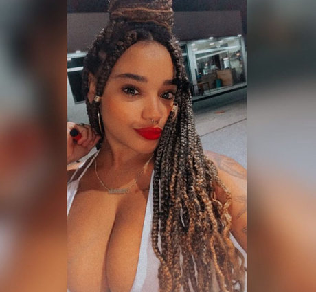 Naakte gelekte OnlyFans-foto van Nanah Rodrigues