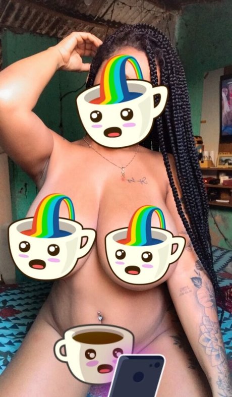 Naakte gelekte OnlyFans-foto van Nanah Rodrigues