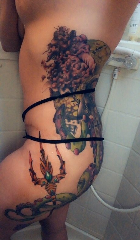 Naakte gelekte OnlyFans-foto van Cherryrayxx