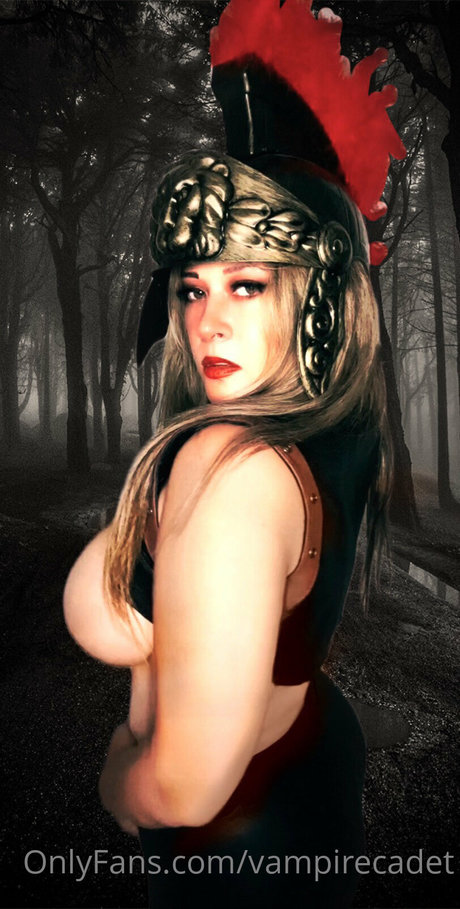 Naakte gelekte OnlyFans-foto van Vampire Cadet
