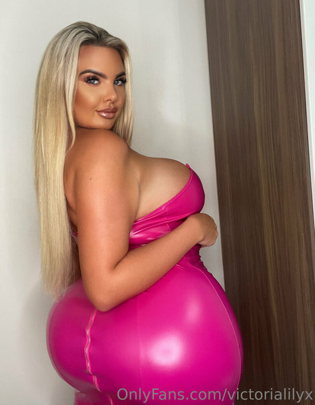 Naakte gelekte OnlyFans-foto van Victorialilyx