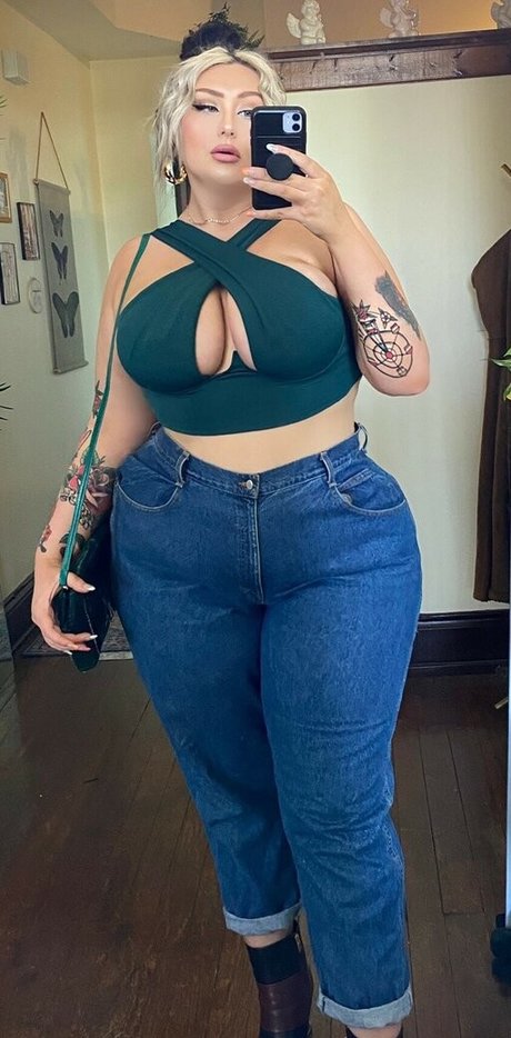 Naakte gelekte OnlyFans-foto van Cakexface