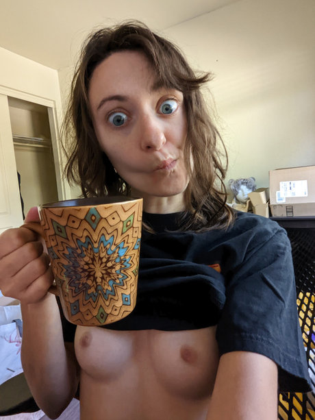 Naakte gelekte OnlyFans-foto van Tanacake
