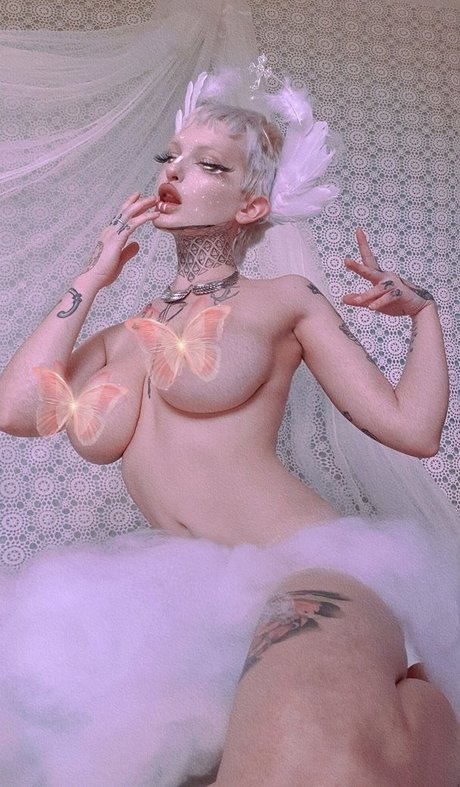 Naakte gelekte OnlyFans-foto van Nausicaa Rondina