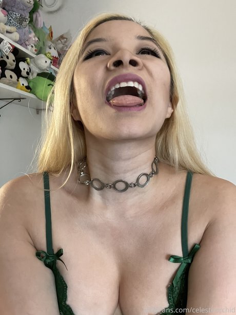 Naakte gelekte OnlyFans-foto van Celeste Orchid